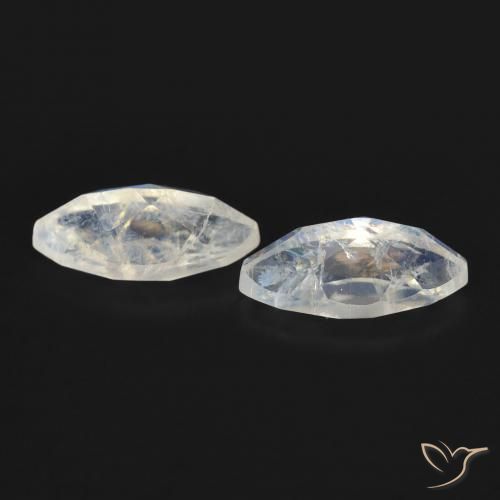 Shop natural 1.23ct 青みがかったホワイト レインボームーンストーン gems, マーキーズ, from アメリカ at GemSelect. In stock, global shipping!