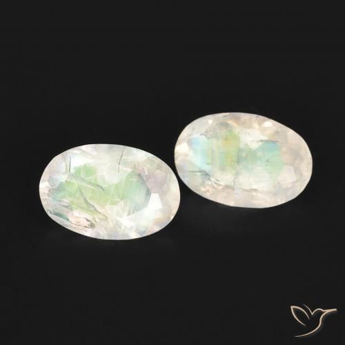 Shop natural 0.94ct 青みがかったホワイト レインボームーンストーン gems, 楕円形, from アメリカ at GemSelect. In stock, global shipping!