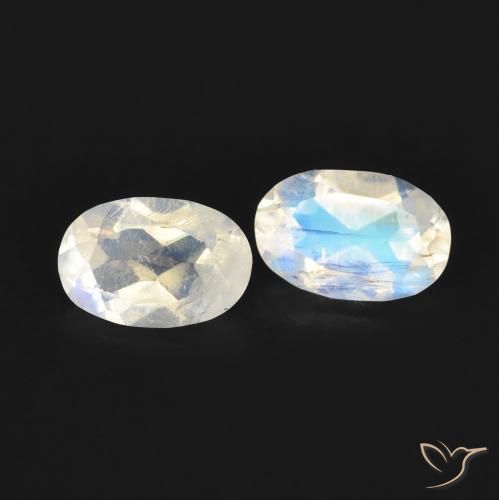 Shop natural 0.80ct 青みがかったホワイト レインボームーンストーン gems, 楕円形, from アメリカ at GemSelect. In stock, global shipping!