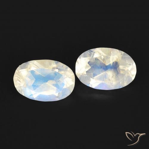 Shop natural 1.00ct 青みがかったホワイト レインボームーンストーン gems, 楕円形, from アメリカ at GemSelect. In stock, global shipping!