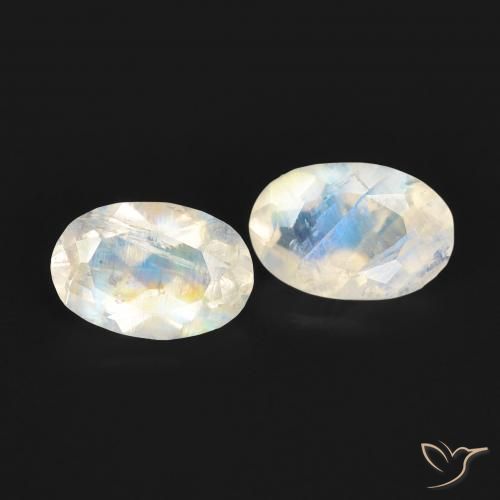 Shop natural 0.91ct 青みがかったホワイト レインボームーンストーン gems, 楕円形, from アメリカ at GemSelect. In stock, global shipping!
