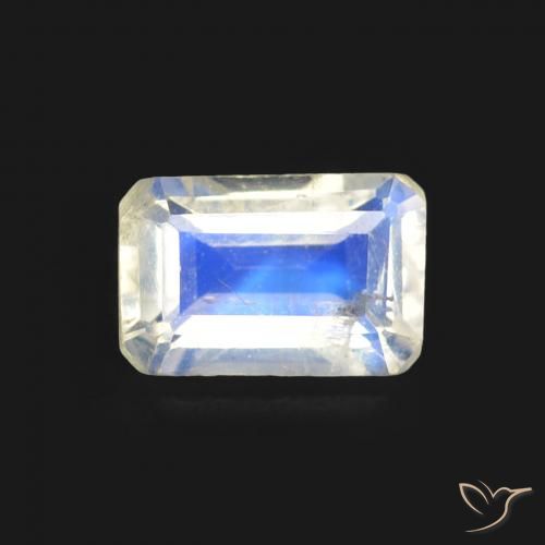 0.57ct 天然 青みがかったホワイト レインボームーンストーン, エメラルドカット, 透明