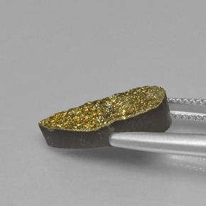 5.04カラットの天然マルチカラーレインボーパイライト、洋梨の形、オペーク