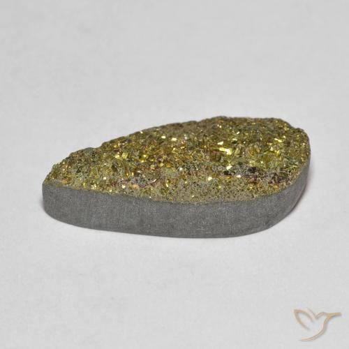5.93カラットの天然マルチカラーレインボーパイライト（18.1×9.1 mm・洋梨の形）