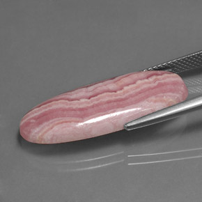 13.35カラットの天然マルチローズピンクロードクロサイト、オーバルカット、オペーク