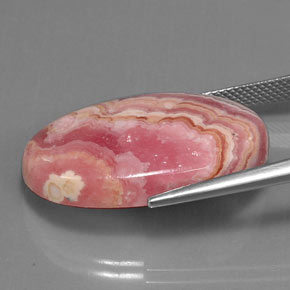 29.58カラットの天然マルチカラーロードクロサイト、オーバルカット、オペーク