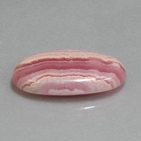 18.47カラットの天然マルチローズピンクロードクロサイト（24.4×13.3 mm・オーバルカット）