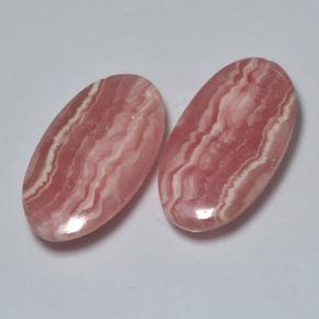 17.81カラットの天然マルチカラーロードクロサイト（19.2×10.5 mm・オーバルカット）