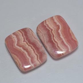 33.68カラットの天然マルチカラーロードクロサイト（19.1×14 mm・クッションカット）