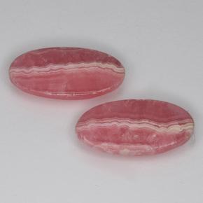 13.61カラットの天然マルチカラーロードクロサイト（19×9.6 mm・オーバルカット）