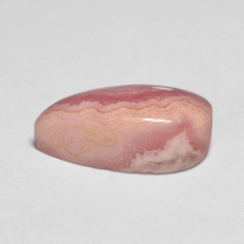 2.65カラットの天然マルチカラーロードクロサイト（11.1×5.5 mm・洋梨の形）