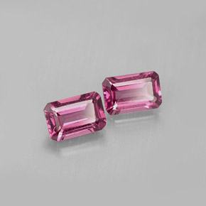 カラットの天然紫がかったピンクロードライトガーネット（6×4 mm・エメラルドカット）