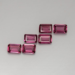 カラットの天然紫がかったピンクロードライトガーネット（5.8×3.8 mm・エメラルドカット）