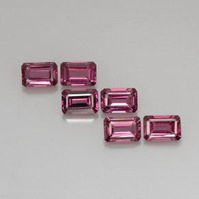 カラットの天然紫がかったピンクロードライトガーネット（6.2×4.2 mm・エメラルドカット）