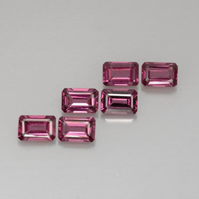 カラットの天然紫がかったピンクロードライトガーネット（6.2×4.2 mm・エメラルドカット）