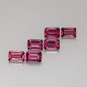カラットの天然紫がかったピンクロードライトガーネット（6×4 mm・エメラルドカット）