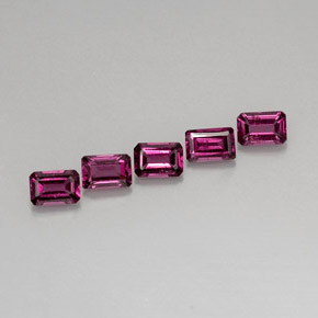 カラットの天然紫がかったピンクロードライトガーネット（6×4.1 mm・エメラルドカット）