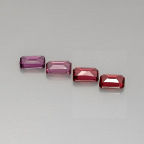 カラットの天然紫がかったピンクロードライトガーネット（5.9×3.9 mm・エメラルドカット）