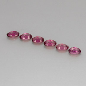 カラットの天然パープルレッドロードライトガーネット（5×2.5 mm・オーバルカット）