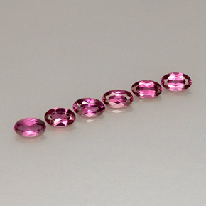 カラットの天然パープルレッドロードライトガーネット（5×3 mm・オーバルカット）