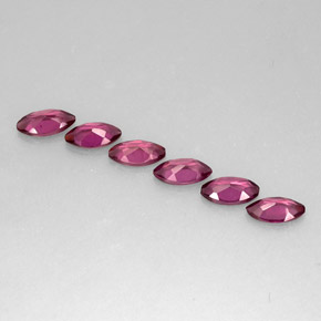 カラットの天然ピンクがかった紫ロードライトガーネット（7.7×4.1 mm・マーキス）