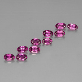 カラットの天然ピンクがかった紫ロードライトガーネット（4.9×3.1 mm・オーバルカット）