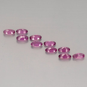 カラットの天然ピンクがかった紫ロードライトガーネット（5×3 mm・オーバルカット）