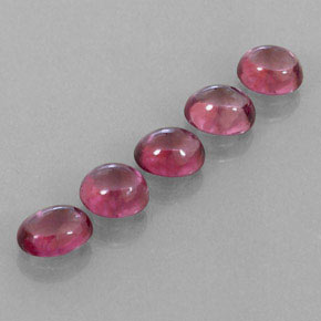 カラットの天然ラズベリーレッドロードライトガーネット（5.9×4.8 mm・透明）