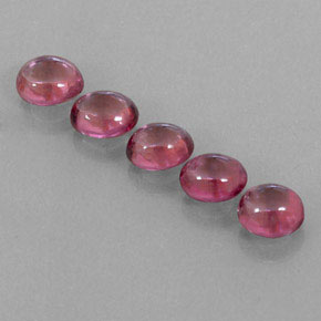 カラットの天然ラズベリーレッドロードライトガーネット（5.6×4.8 mm・透明）