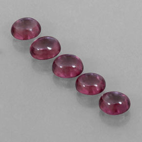 カラットの天然ラズベリーレッドロードライトガーネット（5.5×4.6 mm・透明）