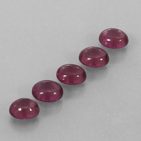 カラットの天然ラズベリーレッドロードライトガーネット（5.5×4.6 mm・透明）