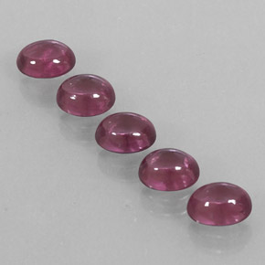 カラットの天然ラズベリーレッドロードライトガーネット（5.8×4.7 mm・透明）