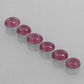カラットの天然ラズベリーレッドロードライトガーネット（4.8×3.9 mm・透明）