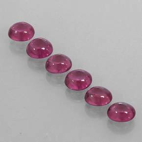 カラットの天然ラズベリーレッドロードライトガーネット（5.3×4.5 mm・透明）