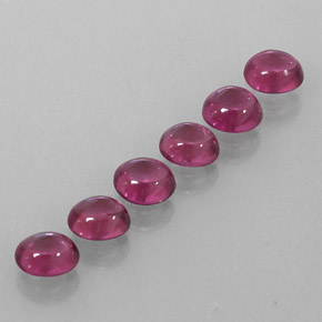 カラットの天然ラズベリーレッドロードライトガーネット（5.3×4.5 mm・透明）
