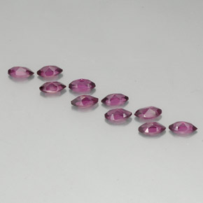 カラットの天然ラズベリーレッドロードライトガーネット（5.8×3.1 mm・マーキス）