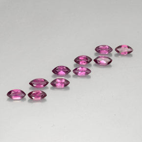カラットの天然ラズベリーレッドロードライトガーネット（5.9×3 mm・マーキス）