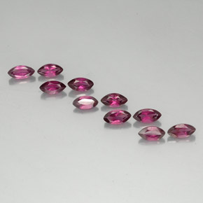 カラットの天然ラズベリーレッドロードライトガーネット（5.9×3.1 mm・マーキス）