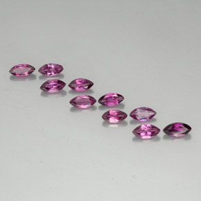 カラットの天然ラズベリーレッドロードライトガーネット（5.9×3 mm・マーキス）