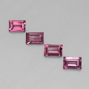 カラットの天然ラズベリーレッドロードライトガーネット（6×4 mm・バゲット）