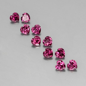 カラットの天然ラズベリーレッドロードライトガーネット（4×3.8 mm・ハート型）