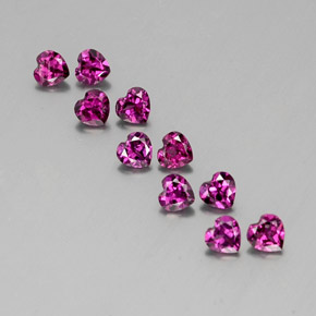 カラットの天然ラズベリーレッドロードライトガーネット（3.9×3.8 mm・ハート型）