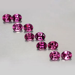 カラットの天然ラズベリーレッドロードライトガーネット（4.9×4 mm・オーバルカット）