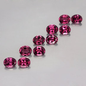 カラットの天然ラズベリーレッドロードライトガーネット（5×4 mm・オーバルカット）