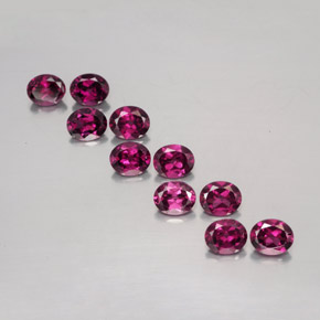 4.88カラットの天然ラズベリーレッドロードライトガーネット（5.1×4.2 mm・オーバルカット）