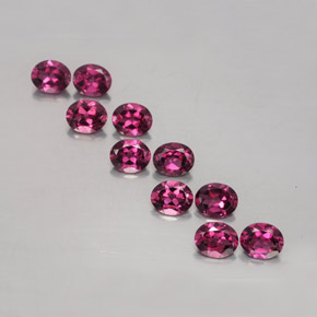 カラットの天然ラズベリーレッドロードライトガーネット（5×4.1 mm・オーバルカット）