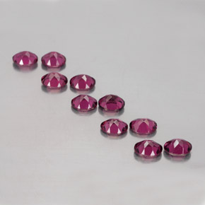カラットの天然ラズベリーレッドロードライトガーネット（5×4.1 mm・オーバルカット）