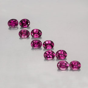 4.70カラットの天然ラズベリーレッドロードライトガーネット（5.1×4.2 mm・オーバルカット）