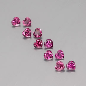 カラットの天然ラズベリーレッドロードライトガーネット（3.9×3.7 mm・ハート型）