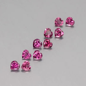 カラットの天然ラズベリーレッドロードライトガーネット（3.9×3.7 mm・ハート型）